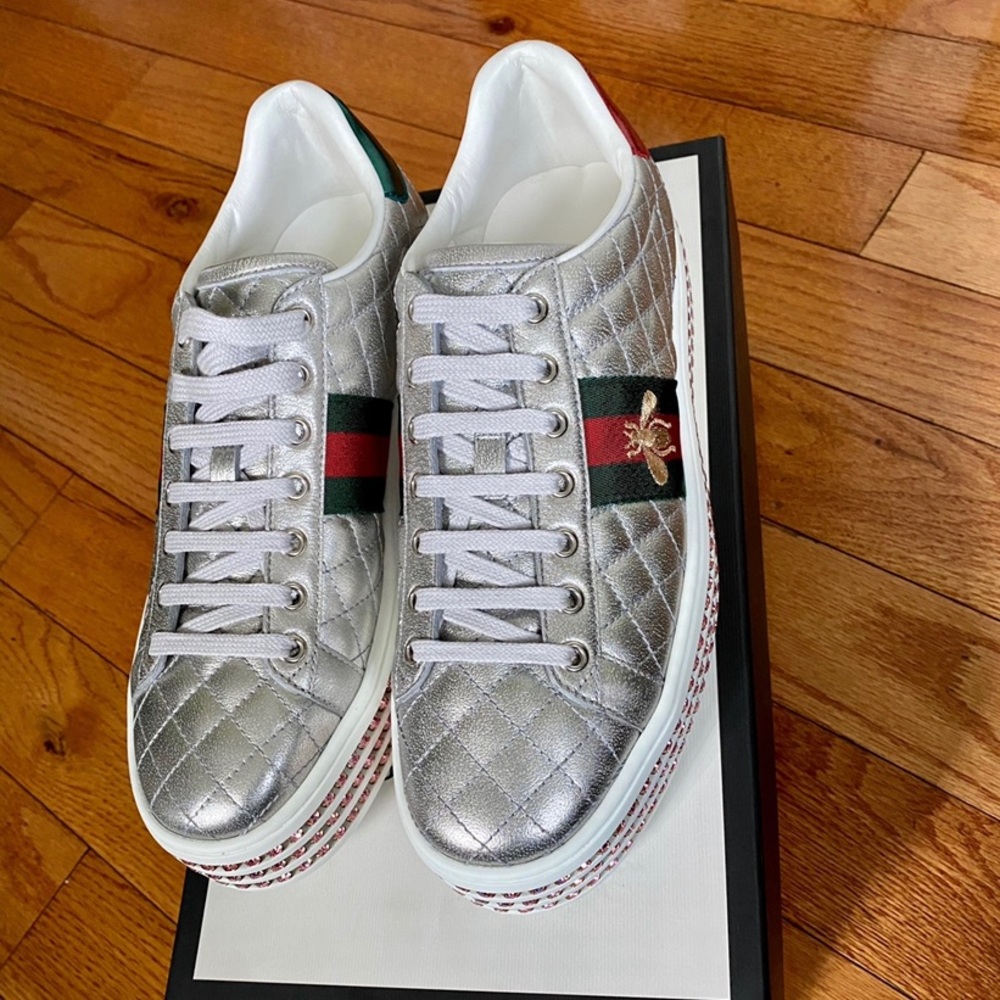 Women’s Gucci sneakers